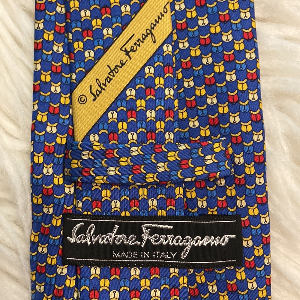 Salvatore Ferragamo Man 100% silk tie it’s very beautiful and colorful - Picture 14 of 16